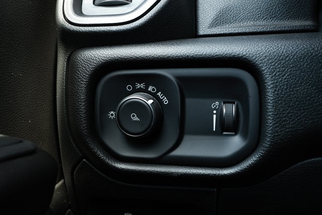 2026 RAM 1500 RAM 1500 TRADESMAN CREW CAB 4X2 5'7' BOX