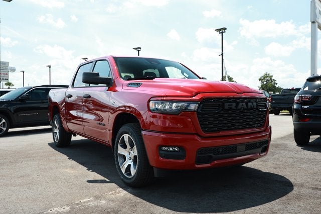 2026 RAM Ram 1500 RAM 1500 EXPRESS CREW CAB 4X2 5'7' BOX