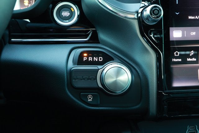 2026 RAM Ram 1500 RAM 1500 LARAMIE CREW CAB 4X2 5'7' BOX