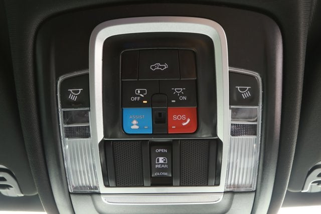 2026 RAM Ram 1500 RAM 1500 LARAMIE CREW CAB 4X2 5'7' BOX