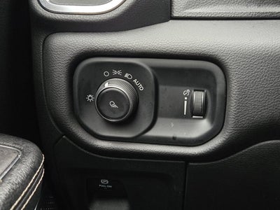 2024 RAM 1500 Laramie Crew Cab 4x2 5'7' Box