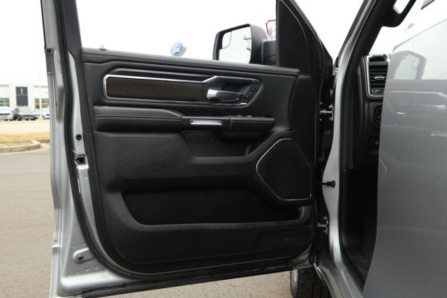 2024 RAM 1500 Laramie Crew Cab 4x2 5'7' Box