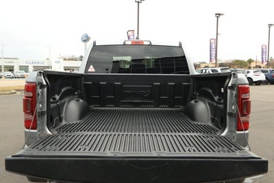 2024 RAM 1500 Laramie Crew Cab 4x2 5'7' Box