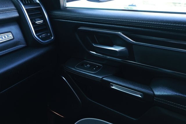 2024 RAM 1500 Laramie Crew Cab 4x2 5'7' Box