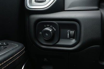 2024 RAM 1500 Laramie Crew Cab 4x2 5'7' Box