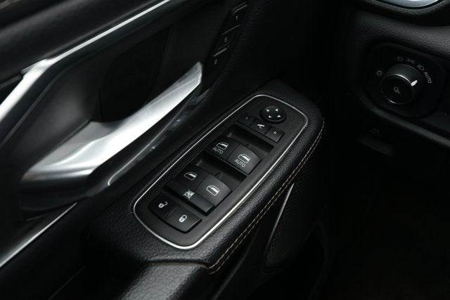 2024 RAM 1500 Laramie Crew Cab 4x2 5'7' Box