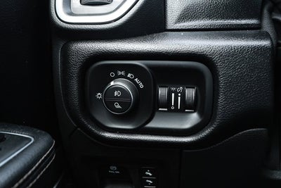 2021 RAM 1500 Laramie Crew Cab 4x2 5'7' Box