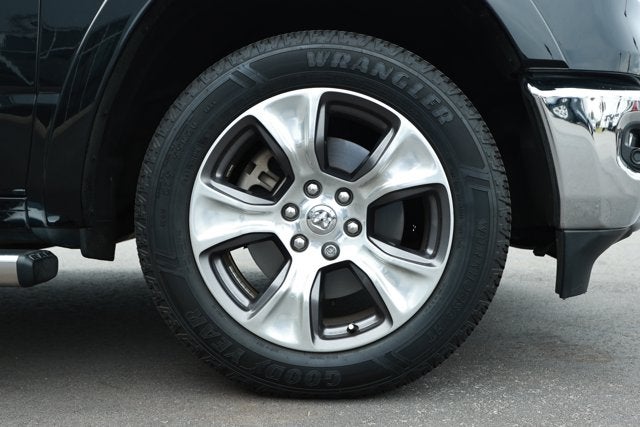 2021 RAM 1500 Laramie Crew Cab 4x2 5'7' Box