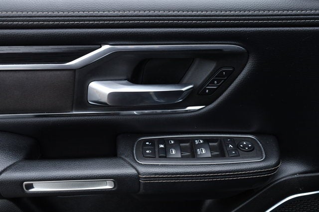 2024 RAM 1500 Laramie Crew Cab 4x2 5'7' Box