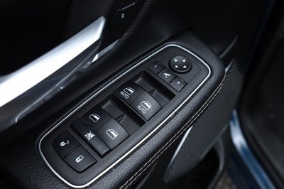 2024 RAM 1500 Laramie Crew Cab 4x2 5'7' Box