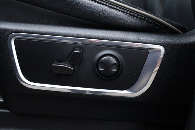 2024 RAM 1500 Laramie Crew Cab 4x2 5'7' Box