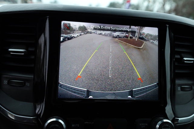 2024 RAM 1500 Laramie Crew Cab 4x2 5'7' Box