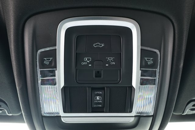 2022 RAM 1500 Laramie Crew Cab 4x2 5'7' Box