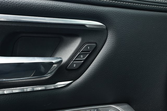 2022 RAM 1500 Laramie Crew Cab 4x2 5'7' Box