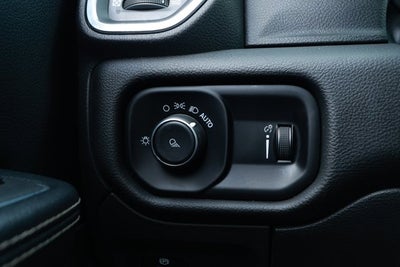 2024 RAM 1500 Laramie Crew Cab 4x2 5'7' Box