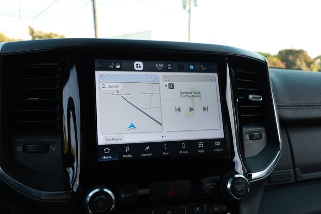 2024 RAM 1500 Laramie Crew Cab 4x2 5'7' Box