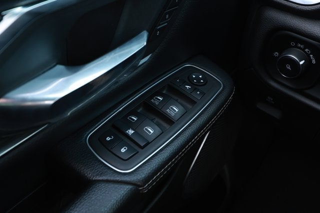 2024 RAM 1500 Laramie Crew Cab 4x2 5'7' Box