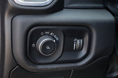 2024 RAM 1500 Laramie Crew Cab 4x2 5'7' Box
