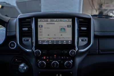 2024 RAM 1500 Laramie Crew Cab 4x2 5'7' Box