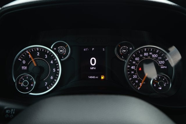 2022 RAM 1500 Big Horn Crew Cab 4x4 5'7' Box