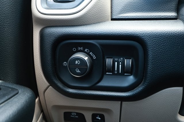 2019 RAM 1500 Big Horn/Lone Star Quad Cab 4x4 6'4' Box