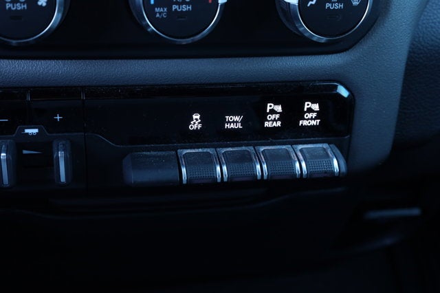 2023 RAM 1500 Big Horn Crew Cab 4x4 5'7' Box