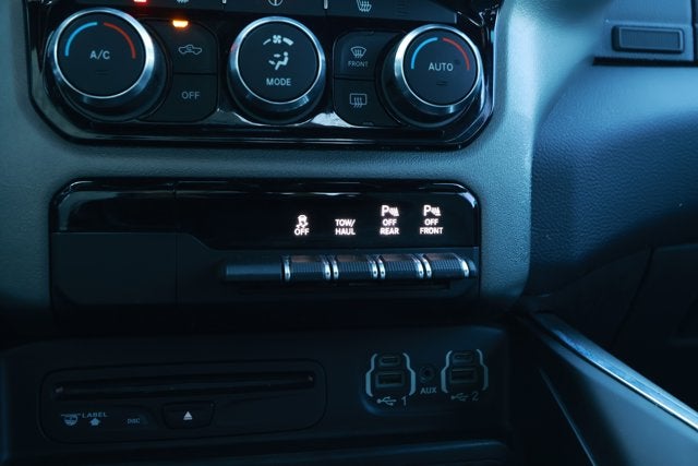 2019 RAM 1500 Big Horn/Lone Star Crew Cab 4x4 5'7' Box