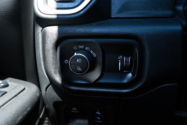 2022 RAM 1500 Big Horn Crew Cab 4x4 5'7' Box