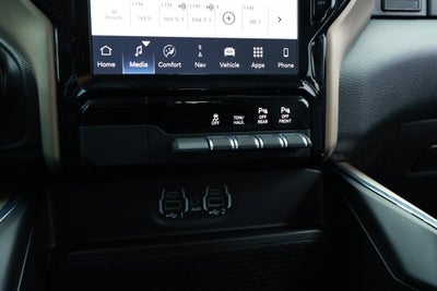 2022 RAM 1500 Laramie Crew Cab 4x4 5'7' Box