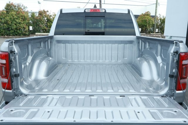 2022 RAM 1500 Laramie Crew Cab 4x4 5'7' Box