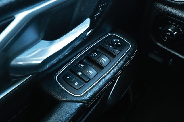 2023 RAM 1500 Laramie Crew Cab 4x4 5'7' Box