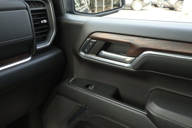 2024 GMC Sierra 1500 2WD Crew Cab Short Box SLT