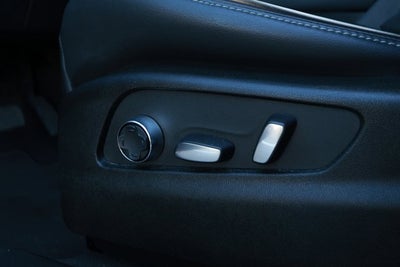 2024 Cadillac XT4 FWD Premium Luxury