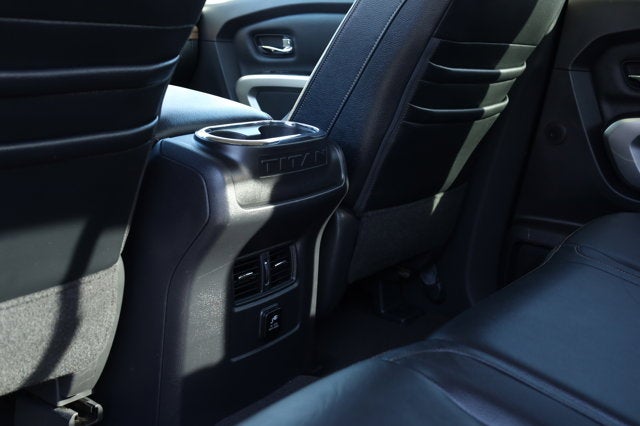 2017 Nissan TITAN SL