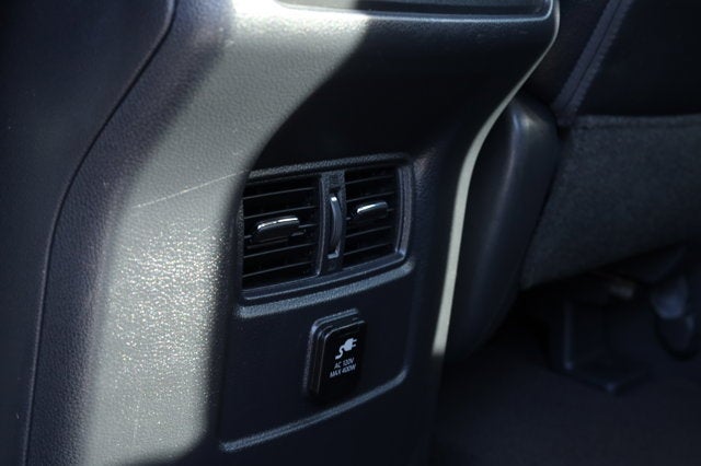 2017 Nissan TITAN SL