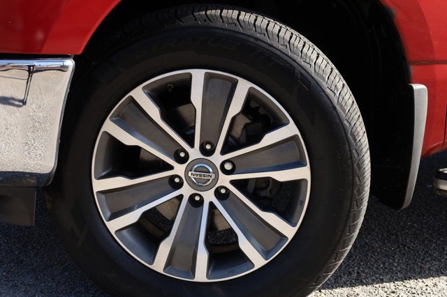 2017 Nissan TITAN SL