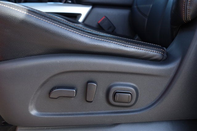 2017 Nissan TITAN SL