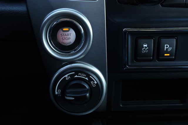 2017 Nissan TITAN SL