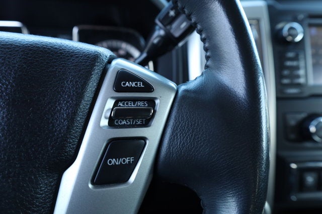 2017 Nissan TITAN SL