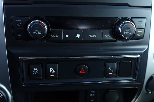 2017 Nissan TITAN SL