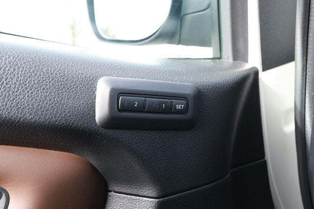 2023 Nissan TITAN Crew Cab Platinum Reserve 4x4