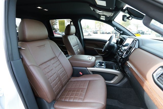 2023 Nissan TITAN Crew Cab Platinum Reserve 4x4