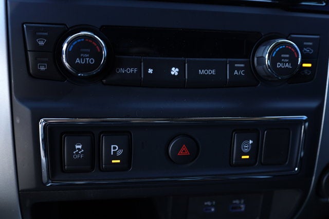 2021 Nissan TITAN Crew Cab SV 4x2