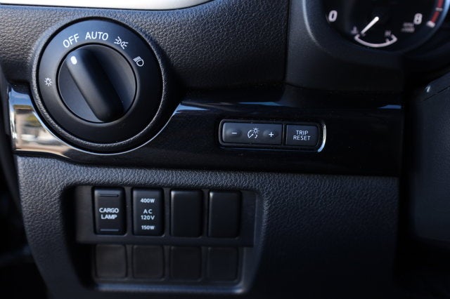 2021 Nissan TITAN Crew Cab SV 4x2