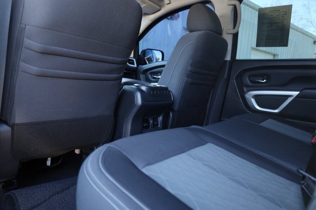 2021 Nissan TITAN Crew Cab SV 4x2