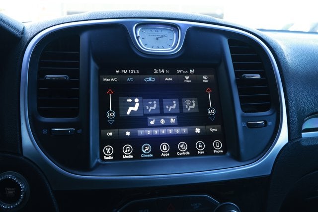 2017 Chrysler 300C 300C