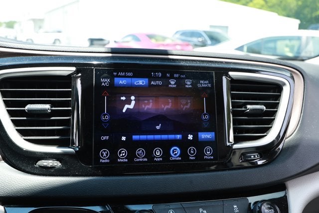 2017 Chrysler Pacifica Touring-L