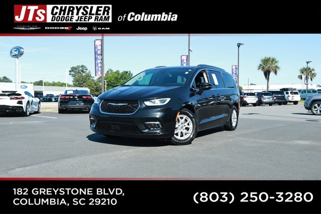 2022 Chrysler Pacifica Touring L's photo