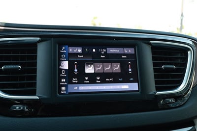 2024 Chrysler Voyager LX
