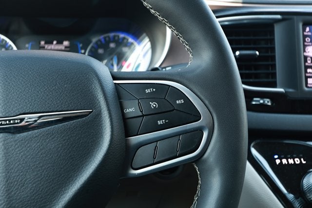 2024 Chrysler Voyager LX